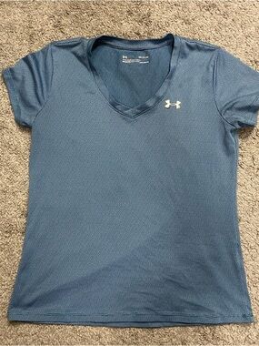Under Armour Women's Blue V-Neck Short Sleeve Performance Tee
